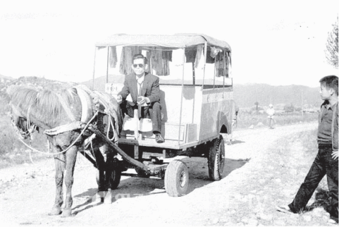 유일한 교통수단이었던 부석사로 가는 마차(1950년대)
