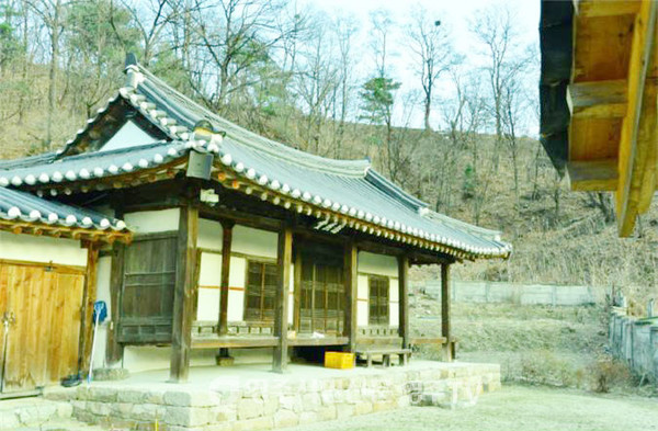 노봉이 태어난 휴천1동 유연당 고택