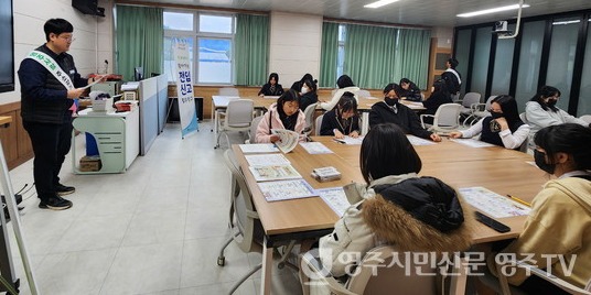 한국미래산업고에서 진행된 하망동 '찾아가는 고등학교 전입신고 창구' 운영 모습이다