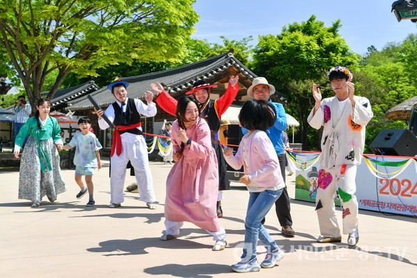 덴동어미 공연 모습
