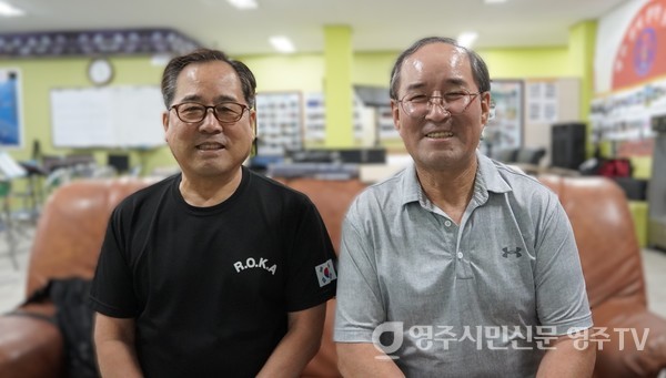 (좌)이종탁 상임지휘자                                              (우)황승상 고문