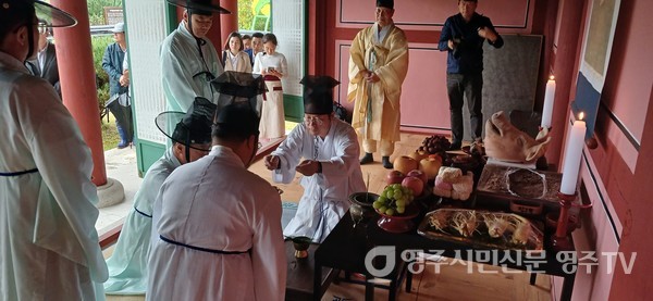 권헌준 종헌관이 한작하고 있다.