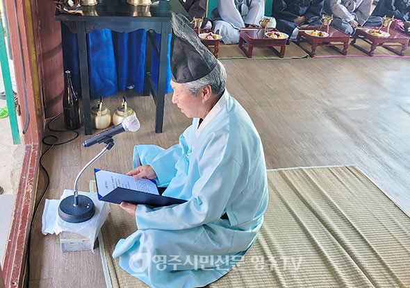 독훈사-독홀(권중수)이 훈사를 성독하고 있다.